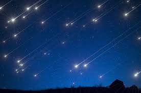 Tarian Meteor Hujan Bintang yang Menakjubkan di Malam Langit